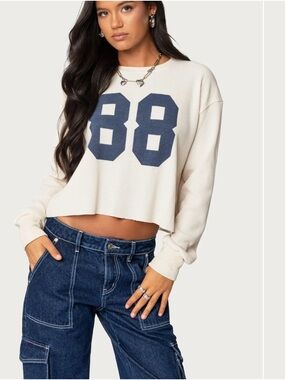 Edikted Cream Waffle-Knit Cropped Sweatshirt with Navy 88